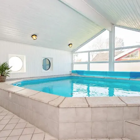 6 Person Holiday In