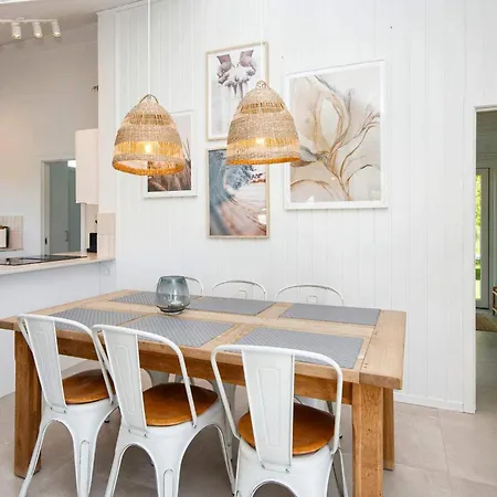 6 Person Holiday In