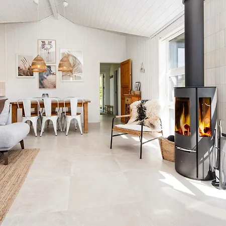 6 Person Holiday In *