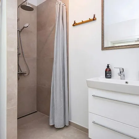 Сasa de vacaciones 6 Person Holiday In