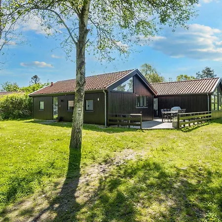 Сasa de vacaciones 6 Person Holiday In